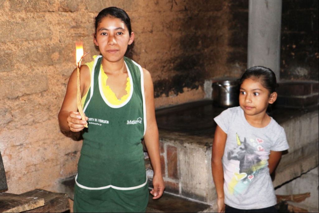 #UneTuManoalasNuestras. Guatemala/Marta I. González