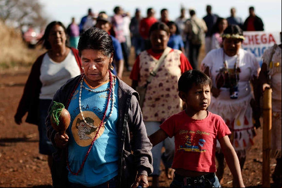 Indígenas Kaiowá-Guaranís de Mato Grosso do Sul Brasil- Foto Ruy Sposati/ Cimi