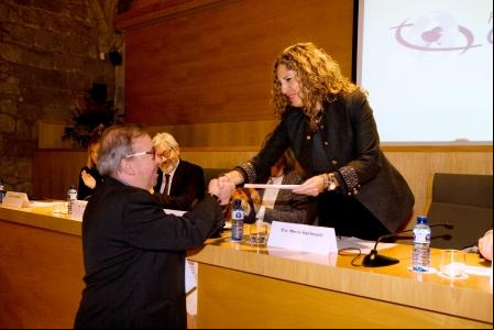 Joan Martí, recoge el premio de la Fund. Ordesa para manos Unidas. Foto:Fund. Ordesa