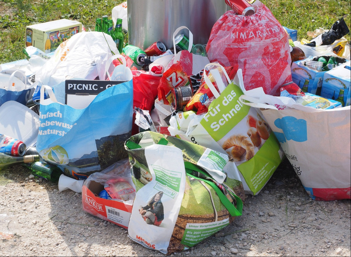 Los hogares españoles tiramos cada año más de 1.300 millones de kilos de comida a la basura