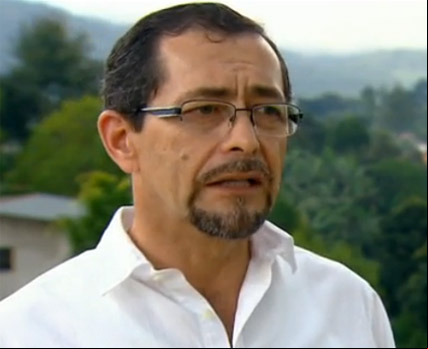 El sacerdote guatemalteco Sergio Waldemar es el coordinador de la Comunidad Esperanza
