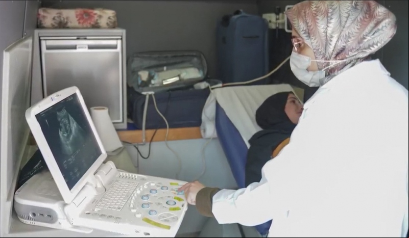 Clínica móvil para la atención materno infantil en Judea. Foto: Manos Unidas