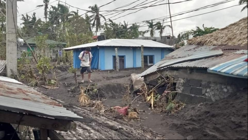 Daños causados por el tifón Rolly en Filipinas. Foto: BCDI/Manos Unidas