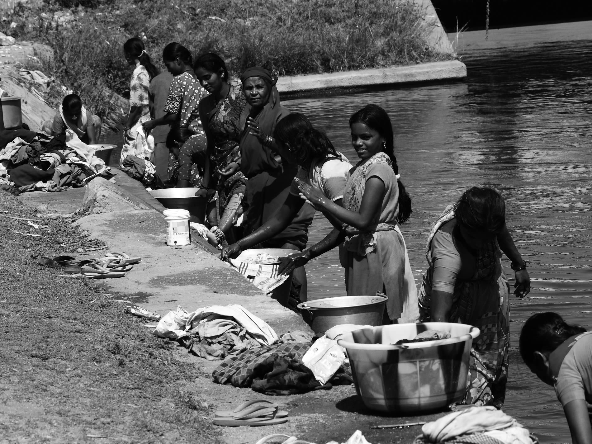 Mujeres en el río en India