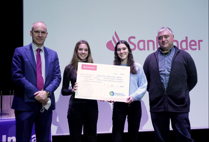 Primer clasificado Final Autonómica de la Comunidad Valenciana de Clipmetrajes: "Pequeños gestos, grandes consecuencias". 