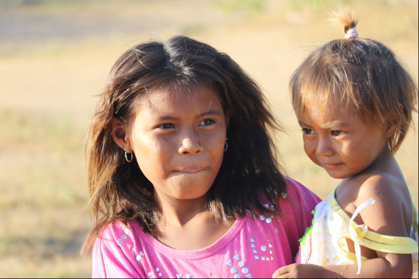 Niñas en la Guajira. Foto: Manos Unidas/María José Pérez