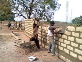 Construir centro de formación profesional para jóvenes sin recursos en Togo por parte de Manos Unidas.
