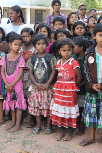 Niños tribales de Tilabad