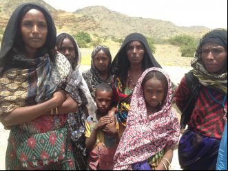 Las mujeres y las niñas son las principales perjudicadas por la escasez de agua en Afar, Etiopía - Foto Manos Unidas