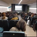 El misionero Manuel Fernández García dando una charla a los estudiantes de Escuelas Javier. 