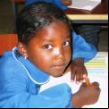 Niña en el colegio de primaria de Adigrat, Etiopía