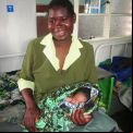 Miradas a la igualdad. Fatiness Paulu y su hijo en Malawi