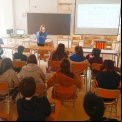 Taller impartido en el IES Districte Marítim por parte de Manos Unidas Valencia en su Feria Solidaria.