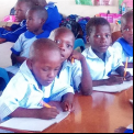 Nuevas aulas para niños de primaria de familias muy humildes en Zimbabue. Manos Unidas Valencia