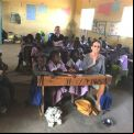 Las escuelas están en una zona pobre y con escasez de agua, por lo que se ha instalado un sistema de recogida y almacenamiento del agua de lluvia.