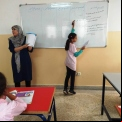 Clases de repaso en el Centro Baraka de Nador para niños cuyas madres están en Talleres de Formación. 