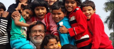 Rescate y rehabilitación de niños trabajadores de estación de tren de Varanasi