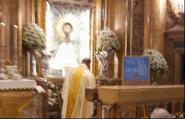 Presentación Campaña "El efecto ser humano" a la Virgen del Pilar