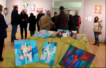 El pintor salmantino Evaristo Muñoz lega a Manos Unidas más de 500 obras tras su fallecimiento.