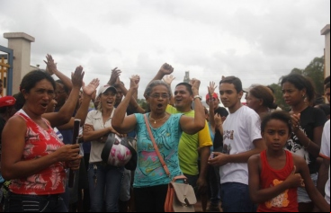 Algunas de las familias afectadas por la minería de la zona. Foto Marcelo Cruz