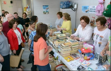 Rastrillo del Libro Solidario en Paiporta por los proyectos de Manos Unidas