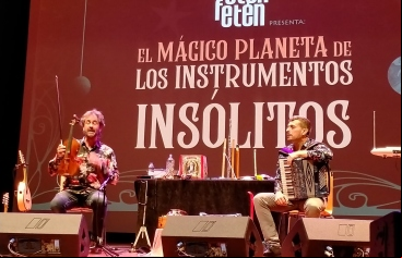 Actuación los músicos burgaleses Jorge Arribas y Diego Galaz del Grupo FETEN FETEN 