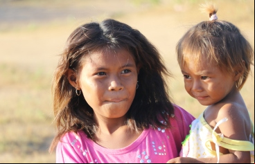 Niñas en la Guajira. Foto: Manos Unidas/María José Pérez