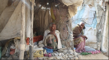 Mujer anciana en un mercado de la ciudad de Wukro (Tigray). Foto: Manos Unidas/Marta Carreño