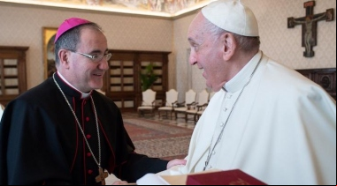 Manos Unidas ONG - Saludo del Papa a Monseñor Santos Montoya