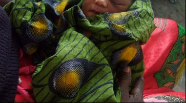 Uno de los primeros bebés nacidos en la maternidad de Estaquinha