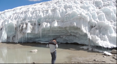 Imagen del glaciar Quelcaya, donde se sitúa el proyecto de extracción minera. Fotografía: DHUMA