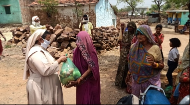 Coronavirus India: Entrega de kits de emergencia. Foro: Manos Unidas/ Servicios sociales de Sagar