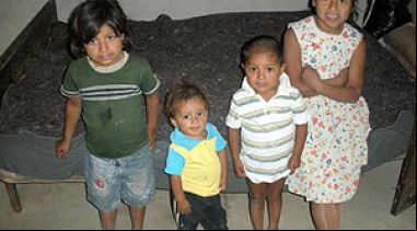 Una de las familias beneficiarias del proyecto de mejora del hábitat