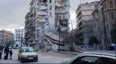 Destrucción causada por el terremoto en las calles de Alepo (Siria). Foto: Hope/Manos Unidas