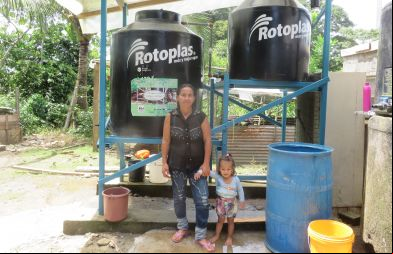 Cosechando agua de lluvia en la Amazonía ecuiatoriana_ Foto Manos Unidas